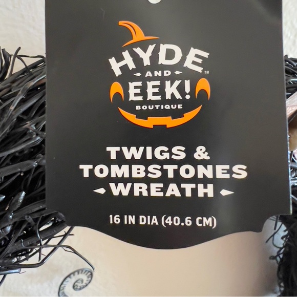 NWT - 16" Twig Tombstone Halloween Scene Wreath - Hyde & EEK! - Picture 7 of 8